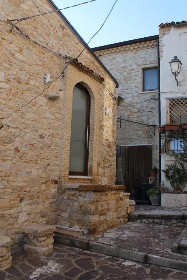 B&B Sotto Le Mura Pietra Montecorvino Экстерьер фото