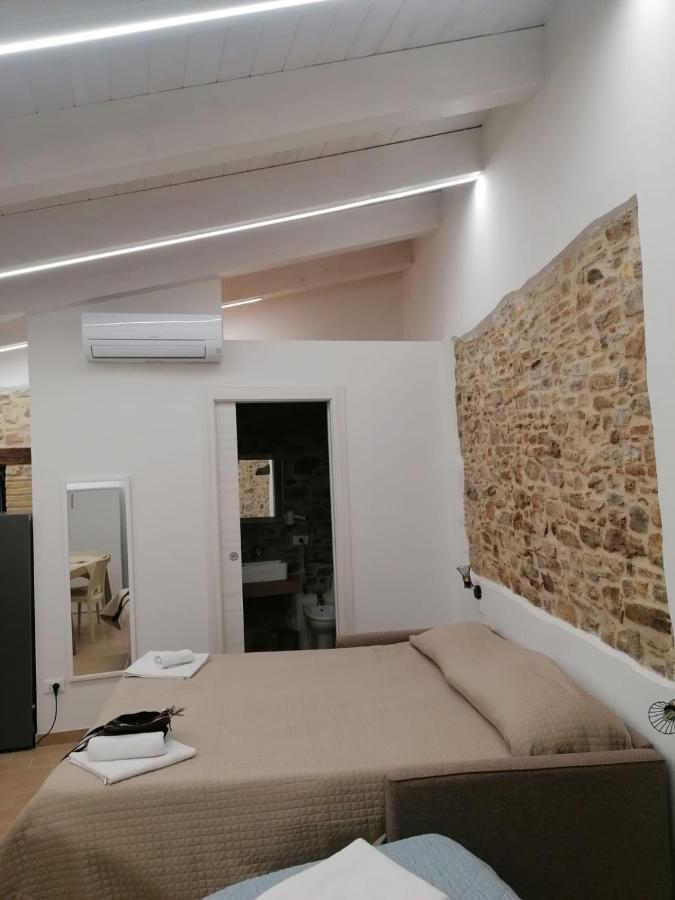 B&B Sotto Le Mura Pietra Montecorvino Экстерьер фото