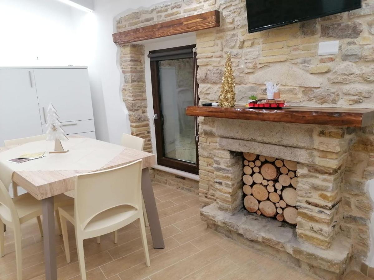 B&B Sotto Le Mura Pietra Montecorvino Экстерьер фото
