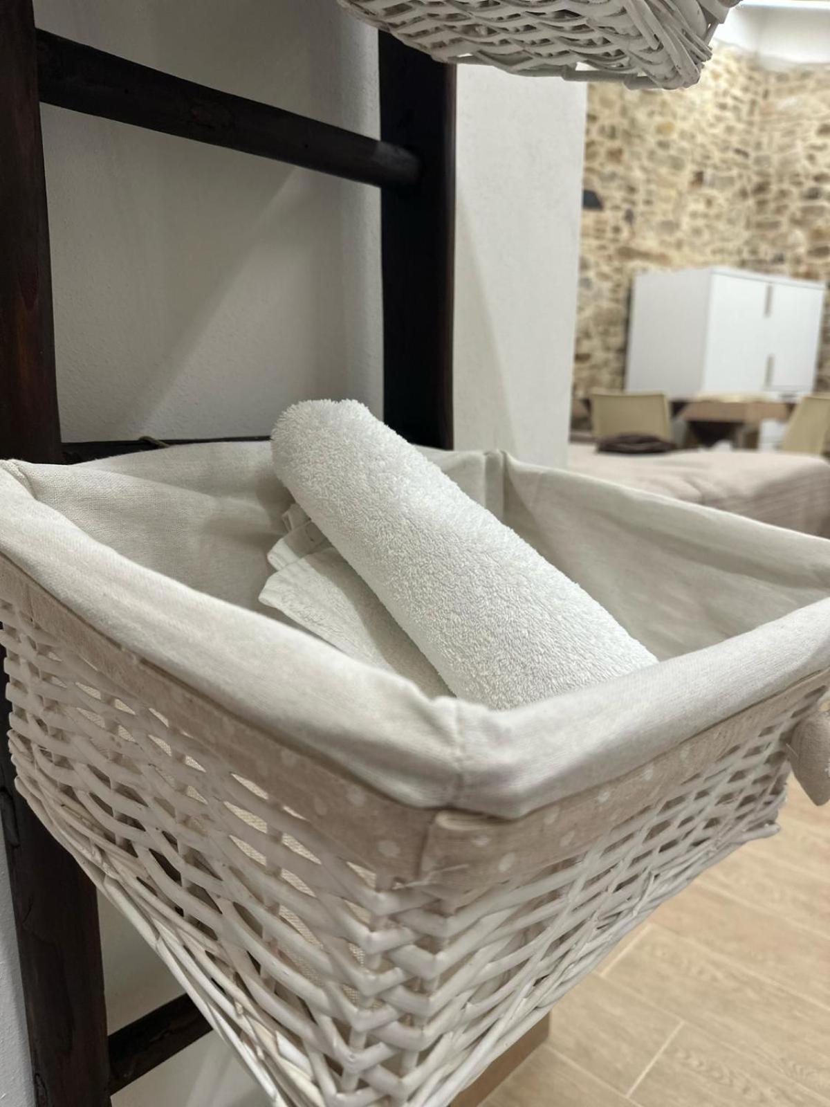 B&B Sotto Le Mura Pietra Montecorvino Экстерьер фото
